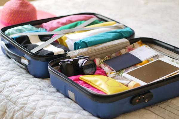 honeymoon packing list for couples